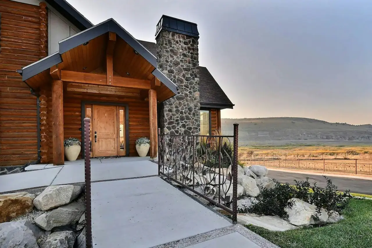 Wejście domu z bali